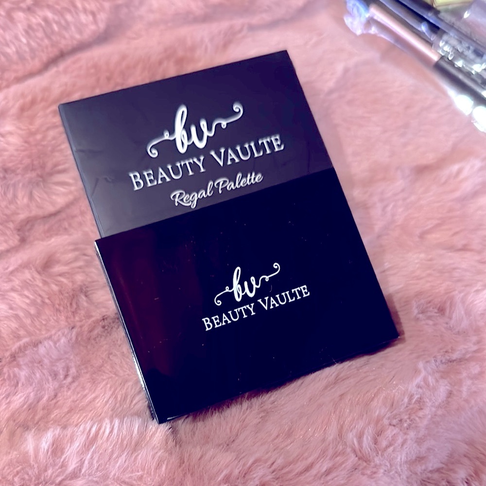 NEW: Royal Palette - 6 Shades Multi-Color Eyeshadows by โBeauty Vaulteโ - Picture 3 of 9